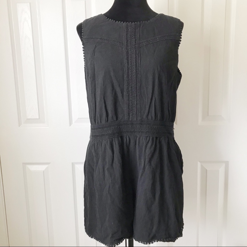 LOFT Black Scallop Hem Short Romper Size 14
